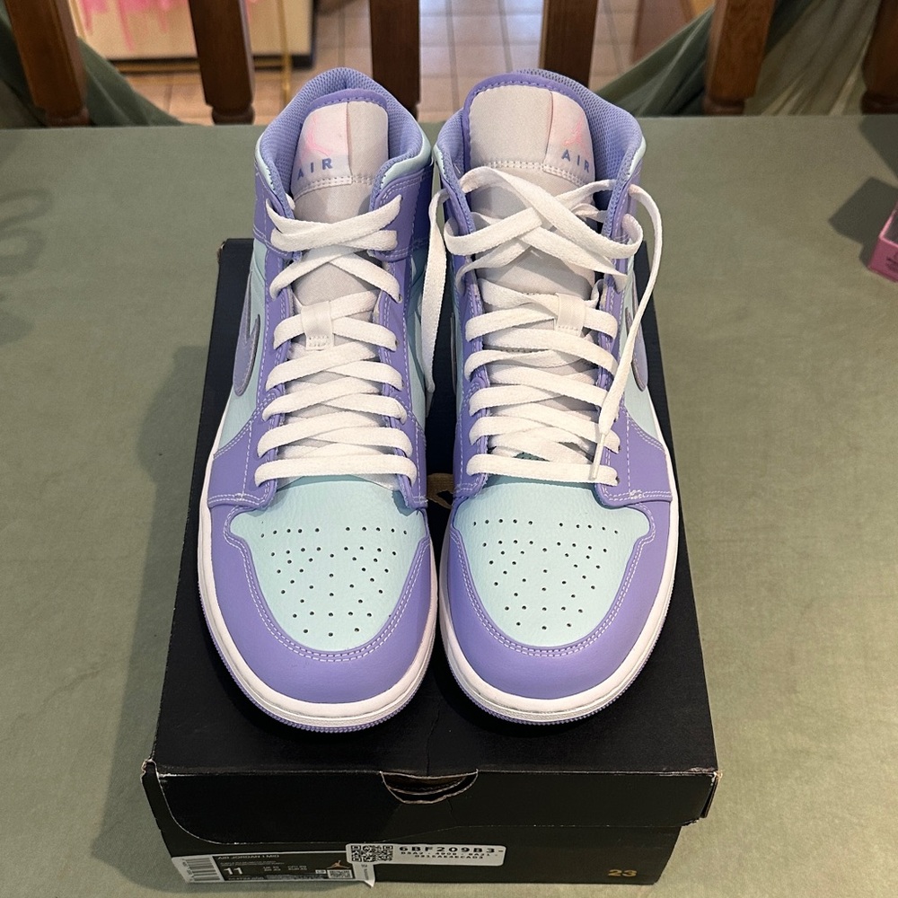 Nike Air Jordan 1 High Lavender & Light Blue Sneakers Size 11